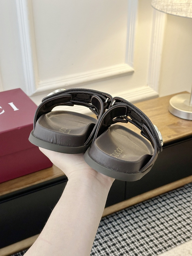 GUC LEATHER SLIDE