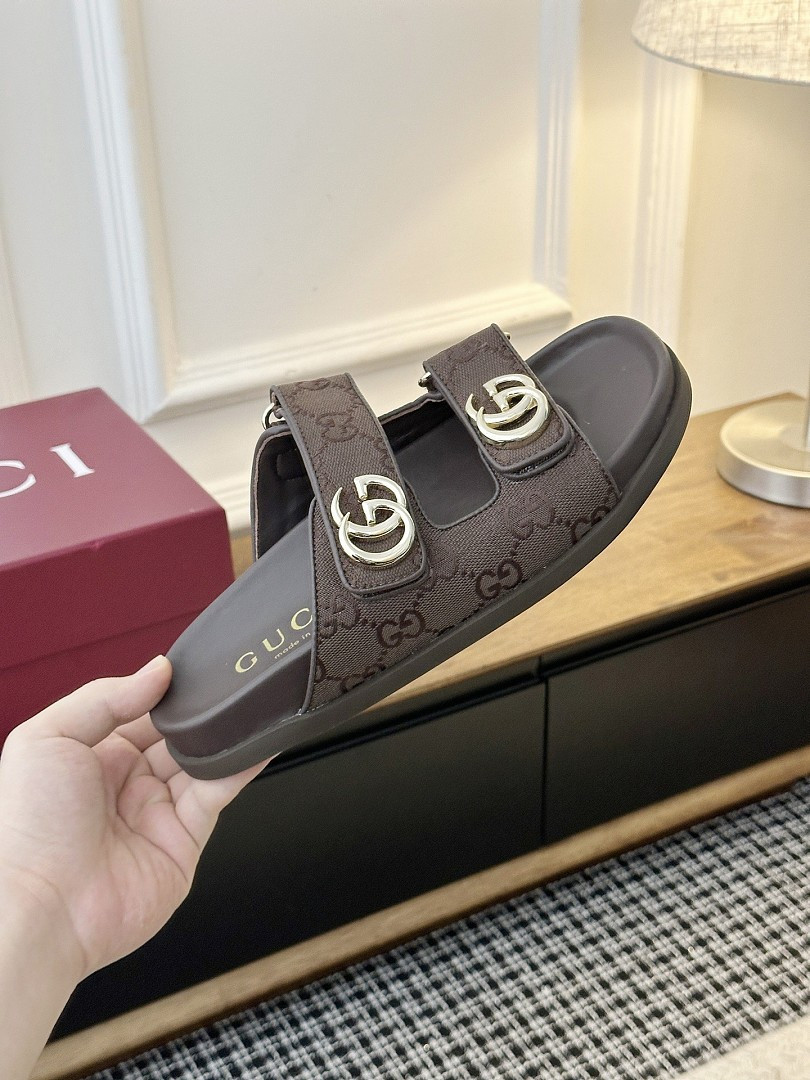 GUC LEATHER SLIDE