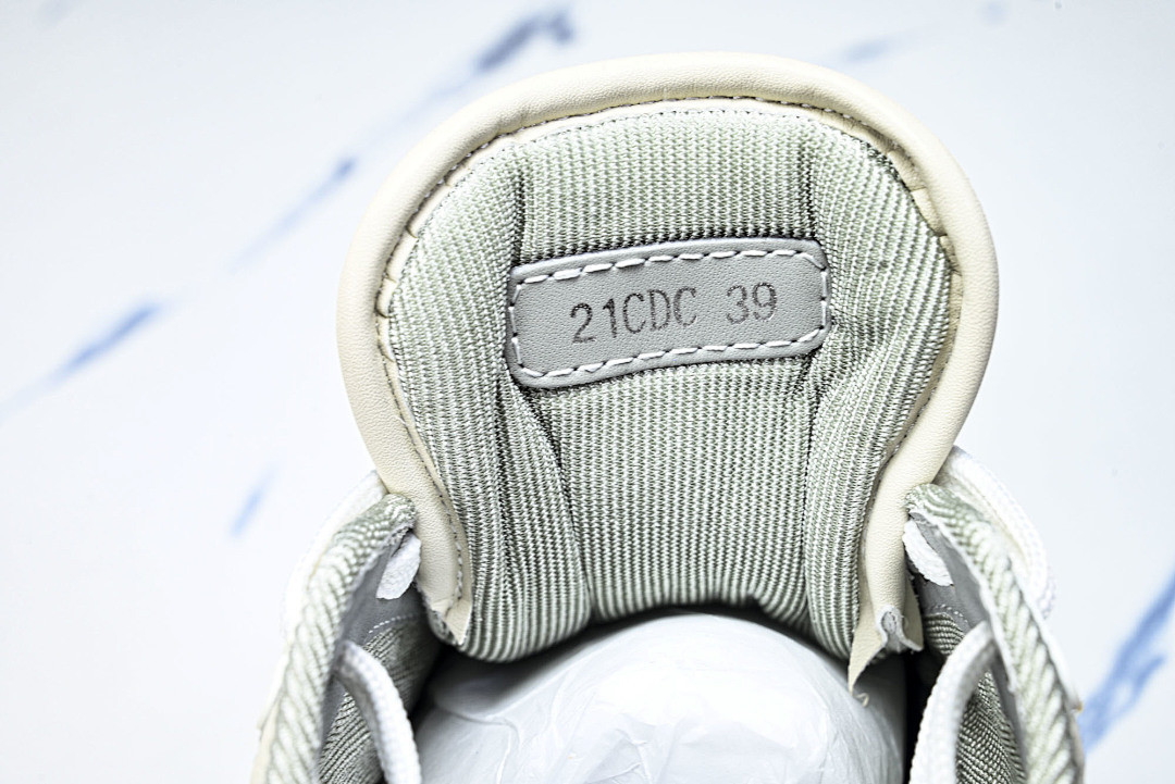 D10r SNEAKERS