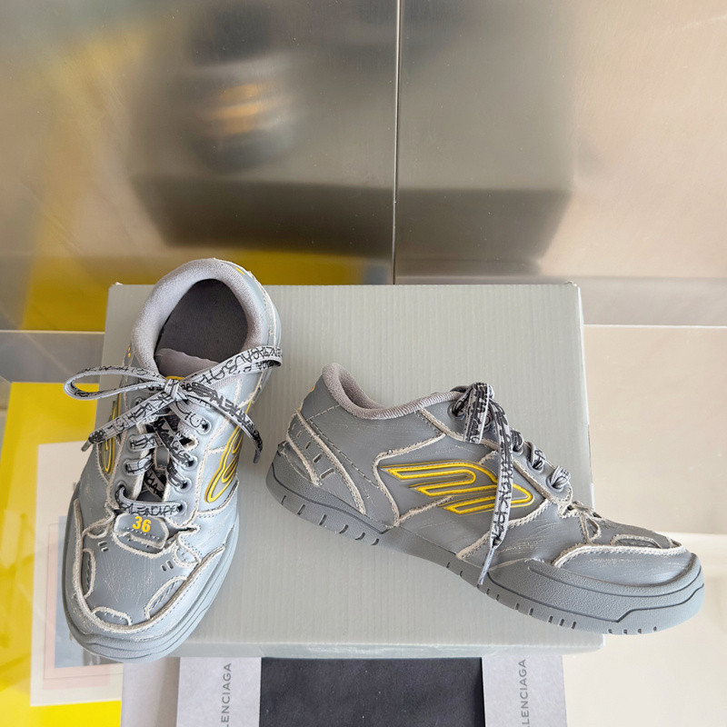 Ba1en*iaga launches new hamptons sneaker