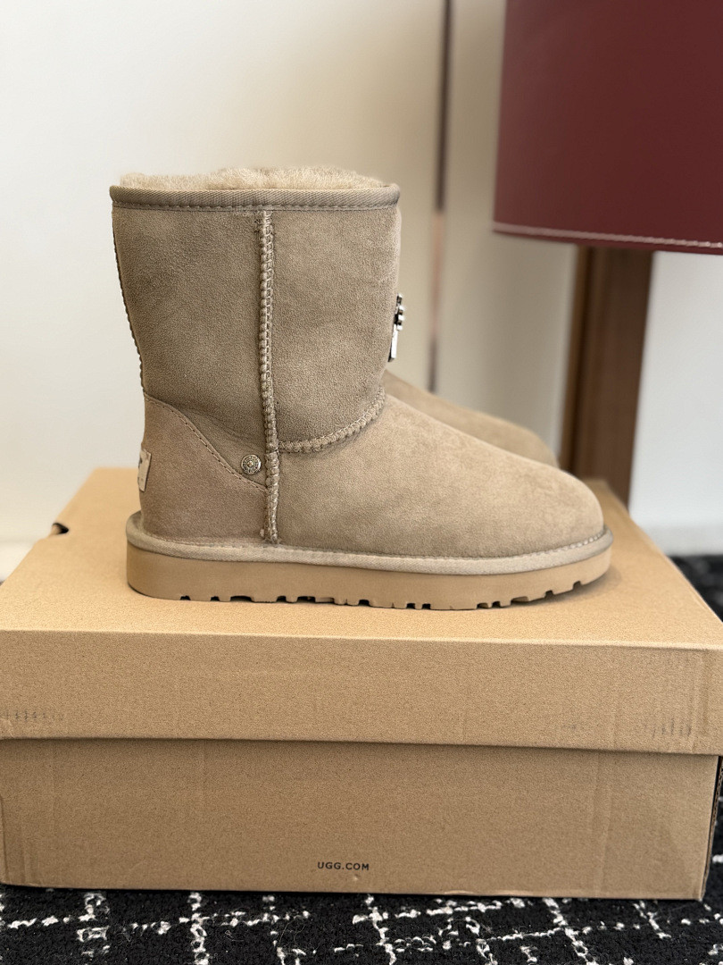 ugg x Ch*0me He**ts boots