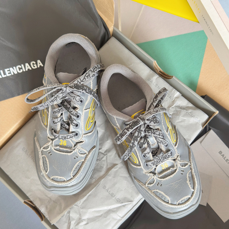 Ba1en*iaga launches new hamptons sneaker