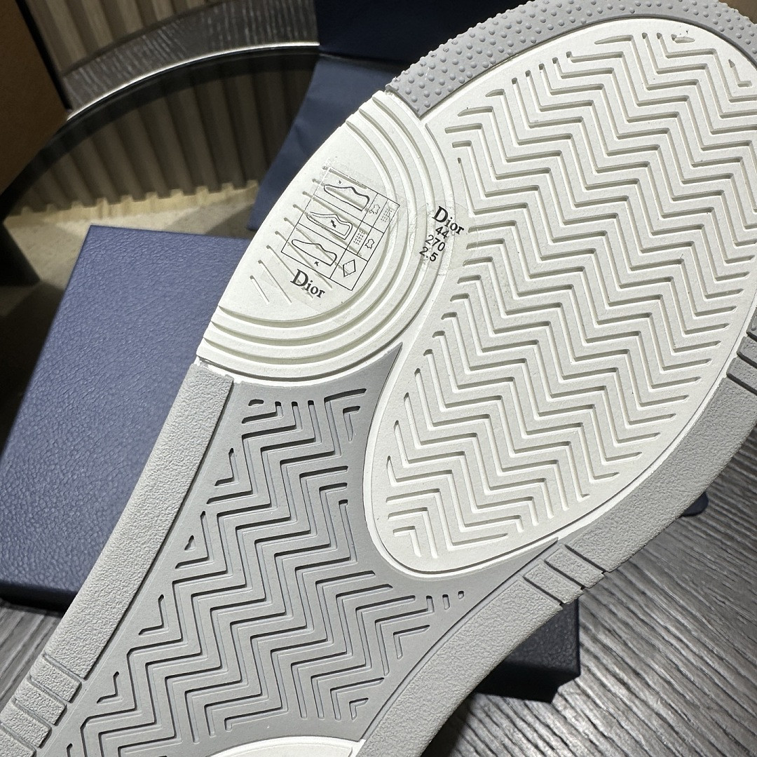 D10r SNEAKERS