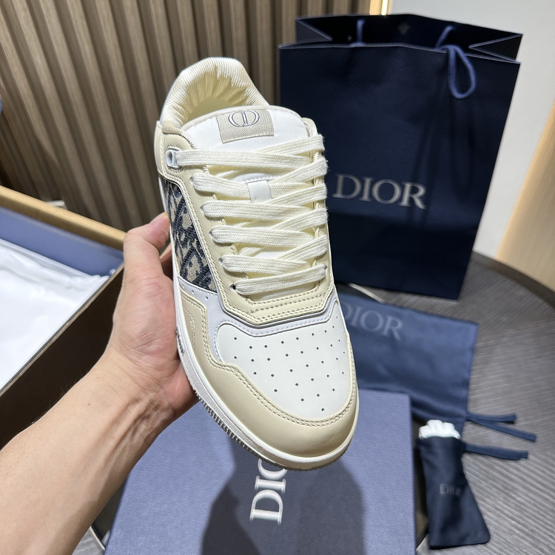 D10r SNEAKERS
