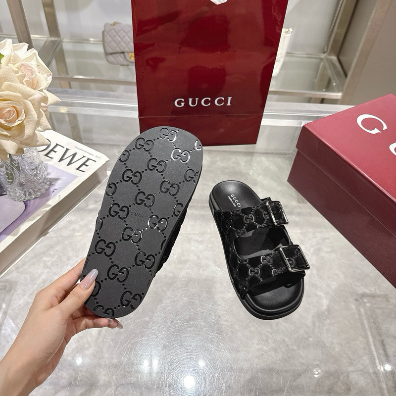 GUC LEATHER SLIDE