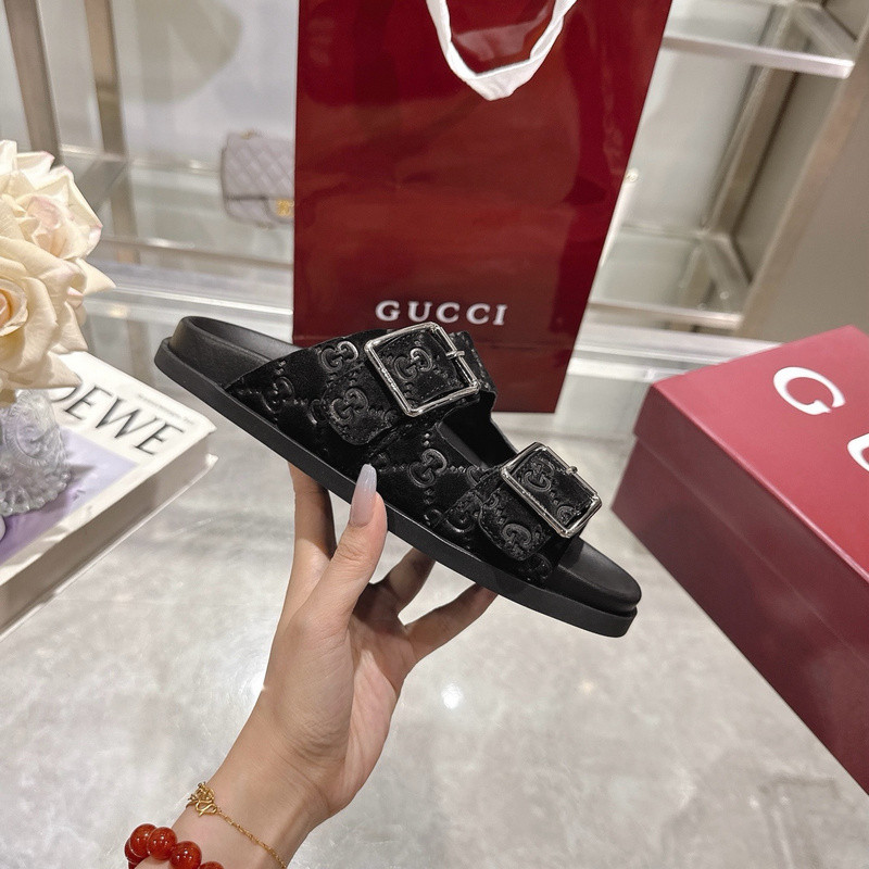 GUC LEATHER SLIDE