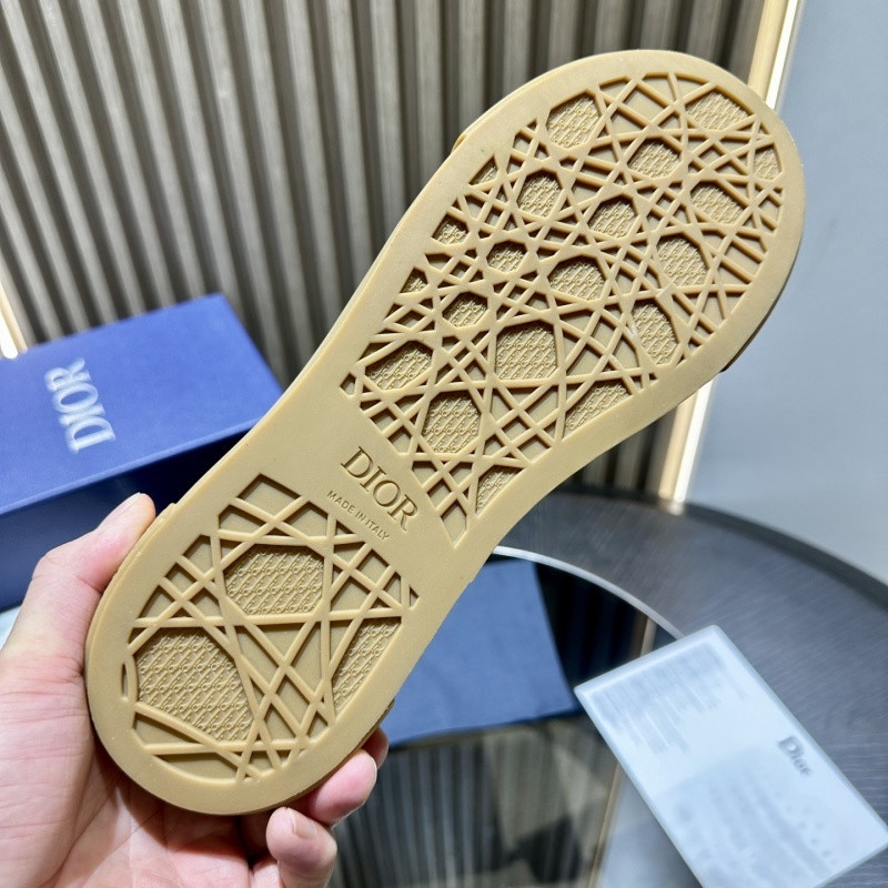 DR B33 SNEAKER