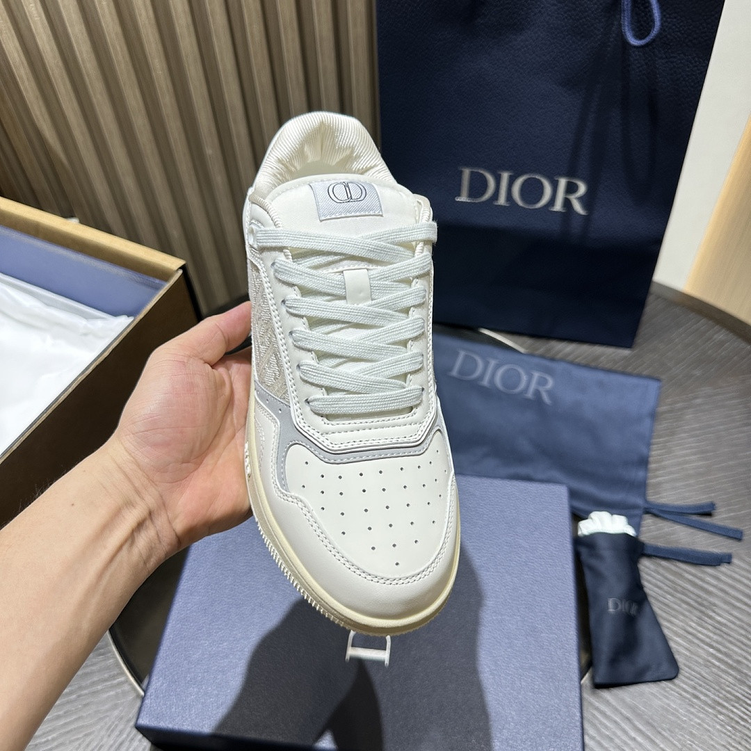 D10r SNEAKERS