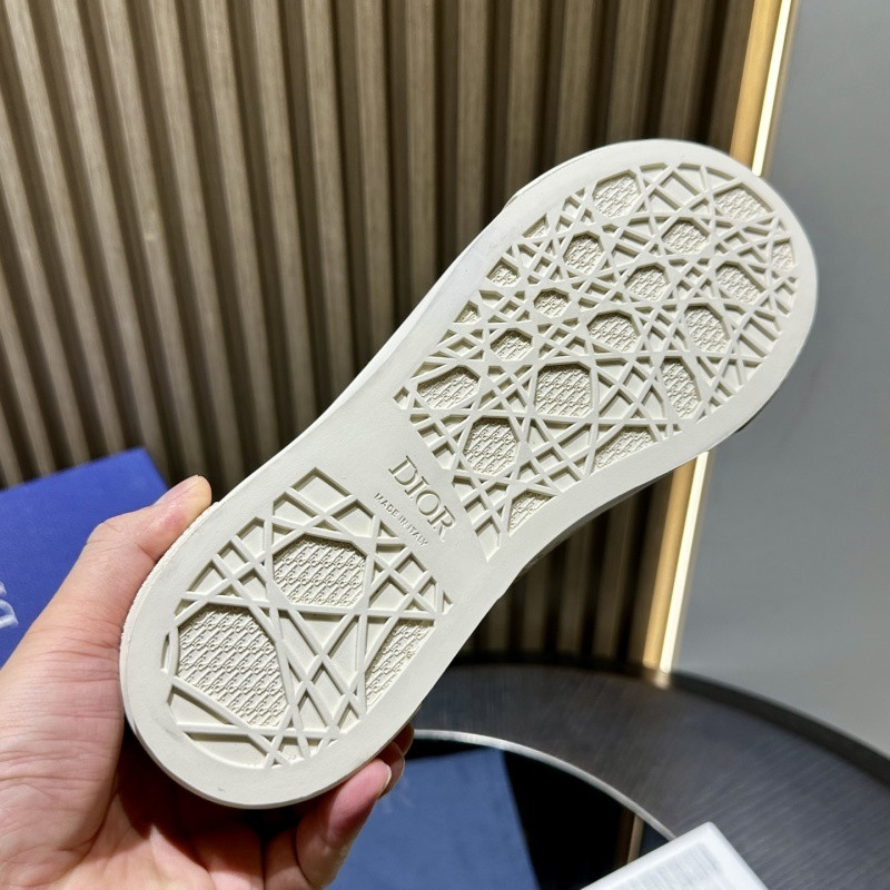 DR B33 SNEAKER