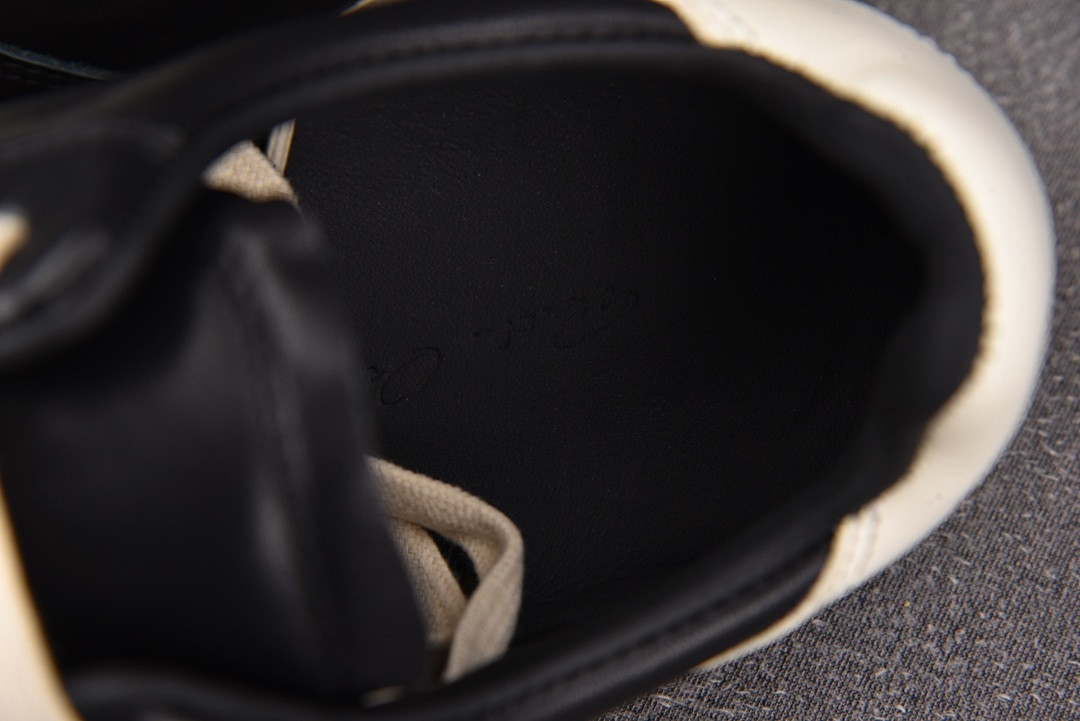 RICK 0WENS SNEAKERS