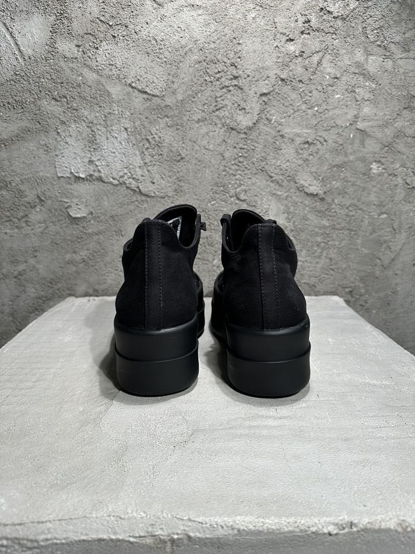 RICK 0WENS SNEAKERS