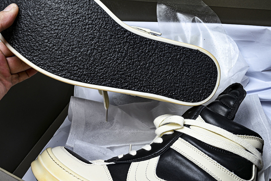 RICK 0WENS SNEAKERS