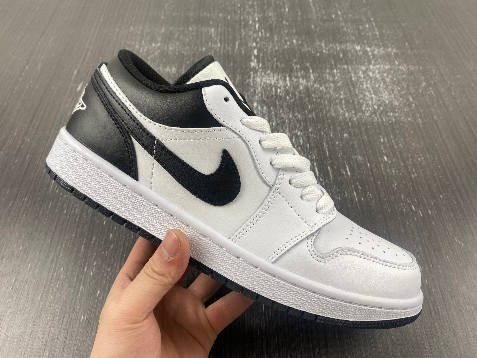 Jordan 1 Low White Black Men