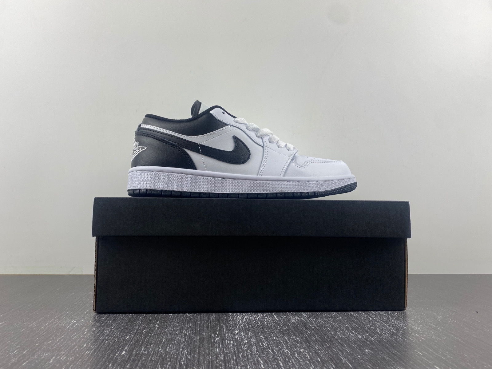 Jordan 1 Low White Black Men