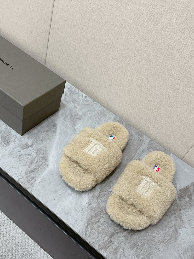 Ba1en*iaga SLIDES