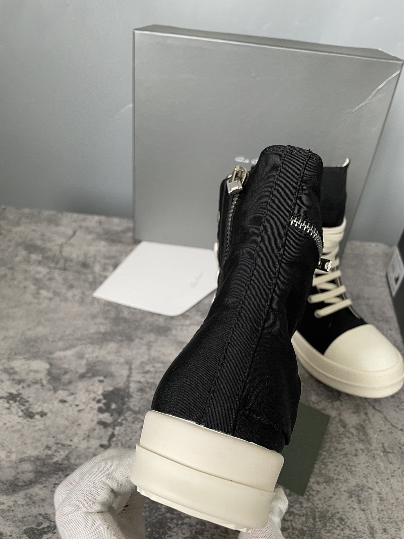 RICK 0WENS SNEAKERS