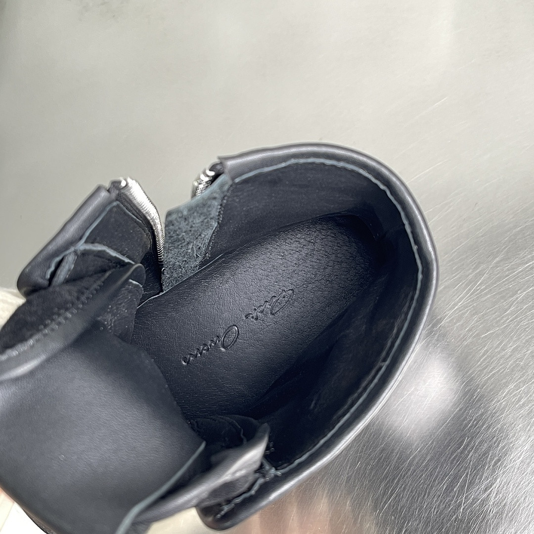 RICK 0WENS SNEAKERS