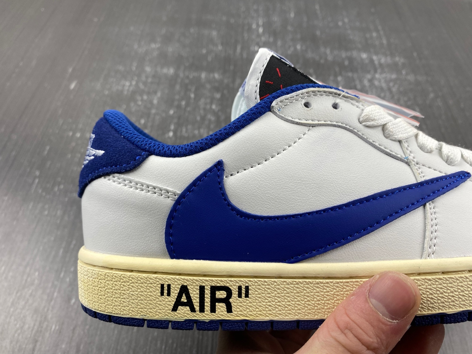 OFF-WHITE x Travis Scott x Air Jordan 1 OW DM7890-111