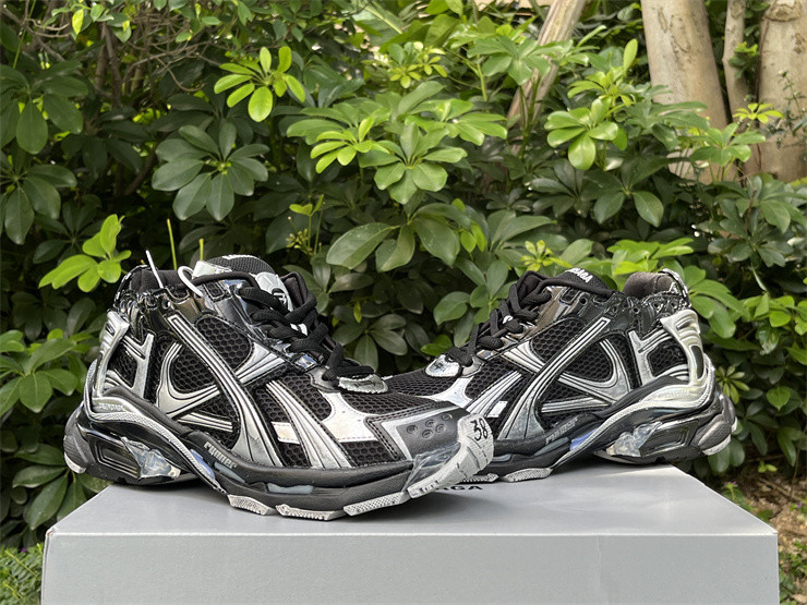 Ba1en*iaga runner 772767-w3rmu-1100