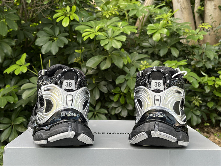 Ba1en*iaga runner 772767-w3rmu-1100