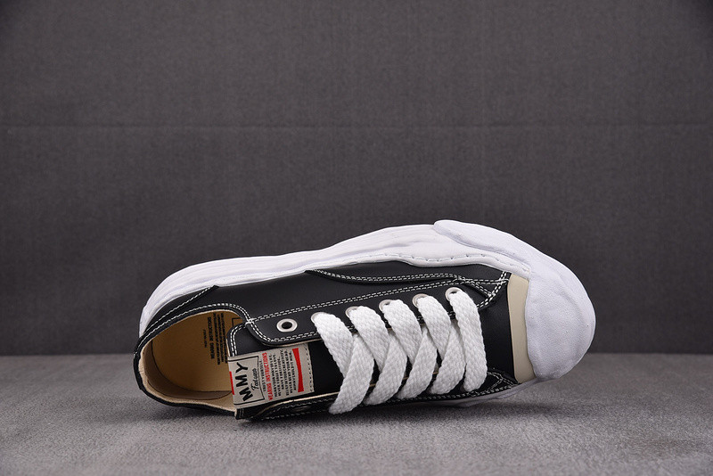 Ma*s*n mihara sneakers(Ma*s*n hank og sole black white)
