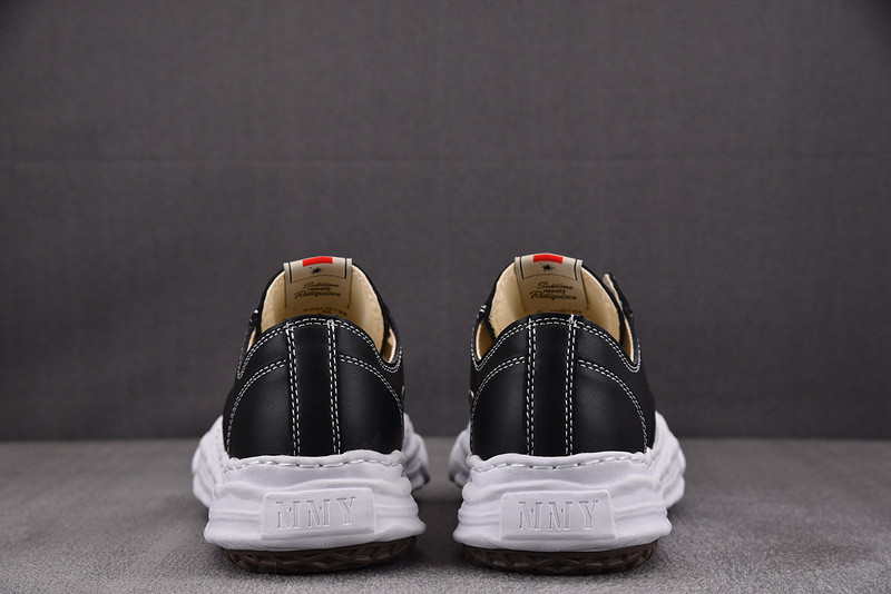 Ma*s*n mihara sneakers(Ma*s*n hank og sole black white)