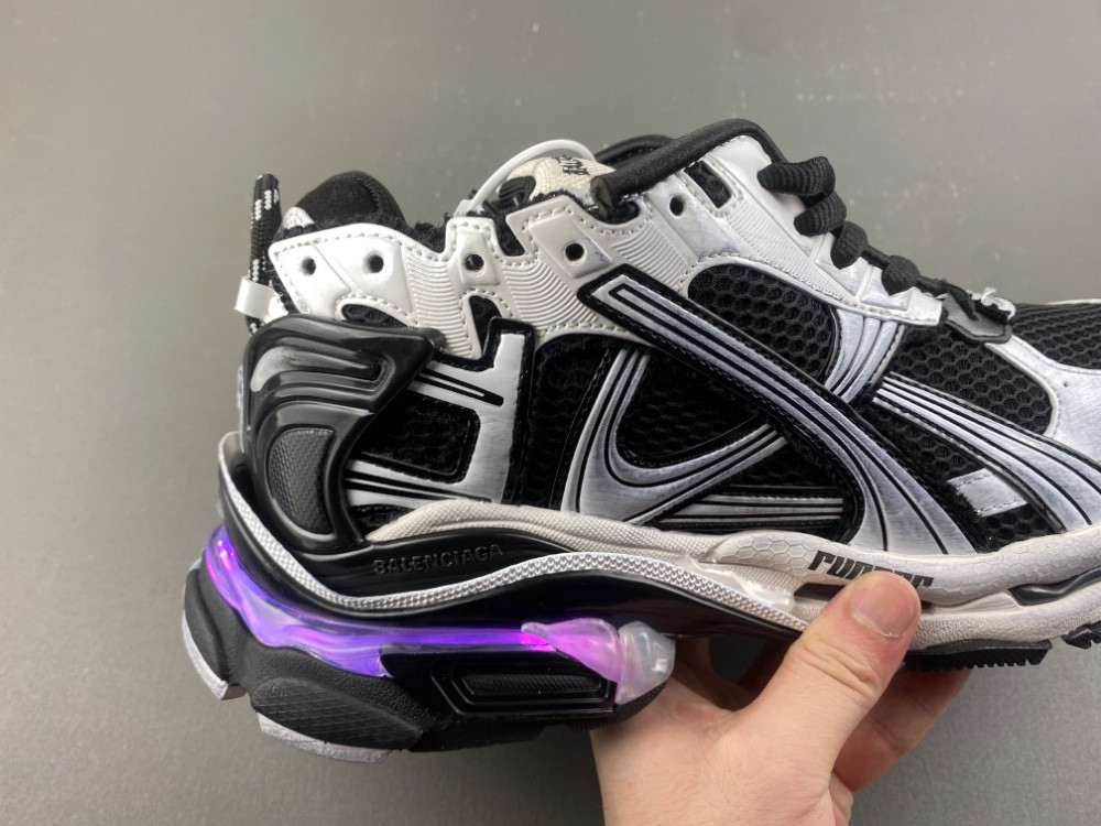 Ba1en*iaga led Runner