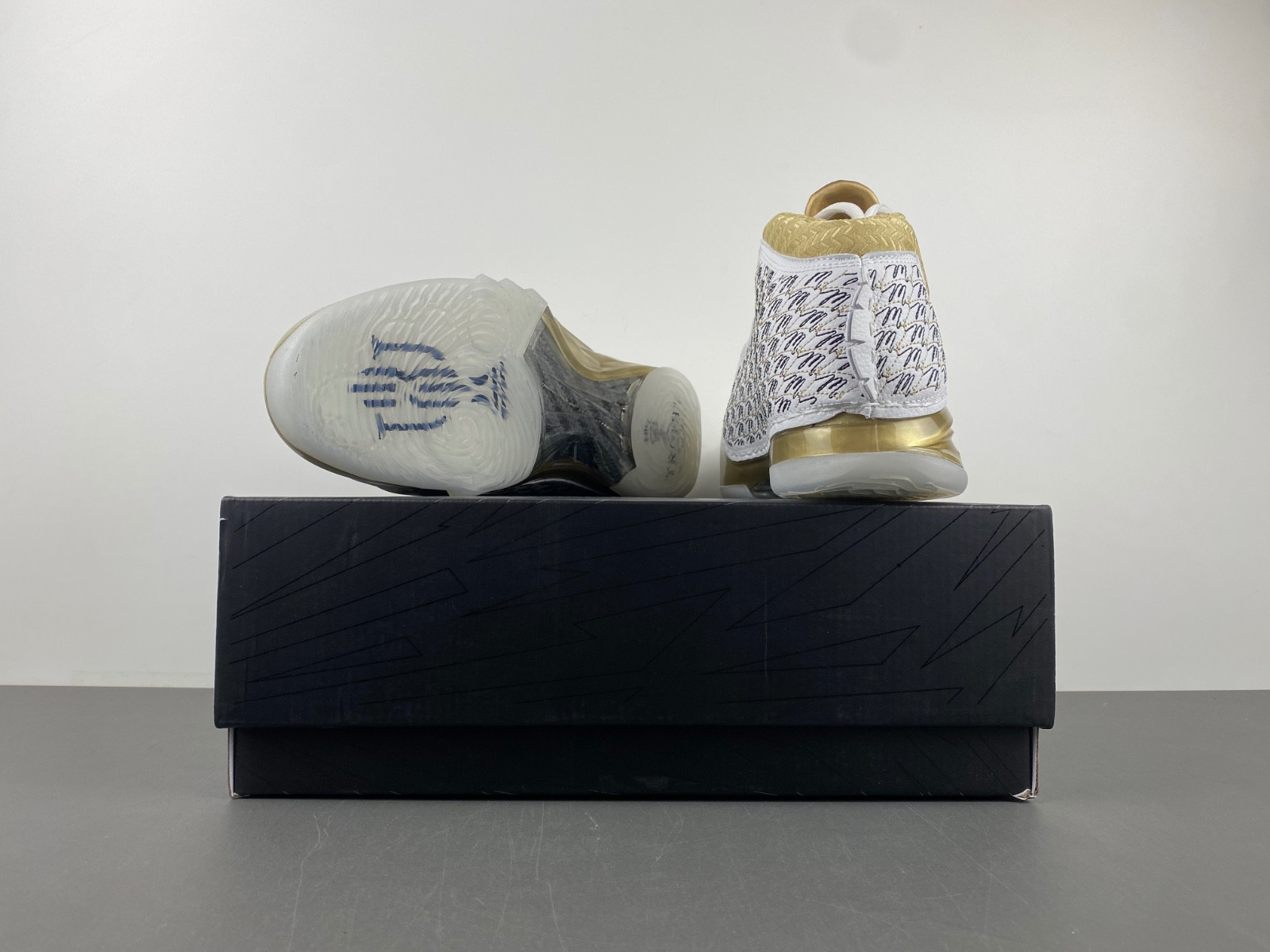 Air Jordan 23 Trophy Room White - 853336-123