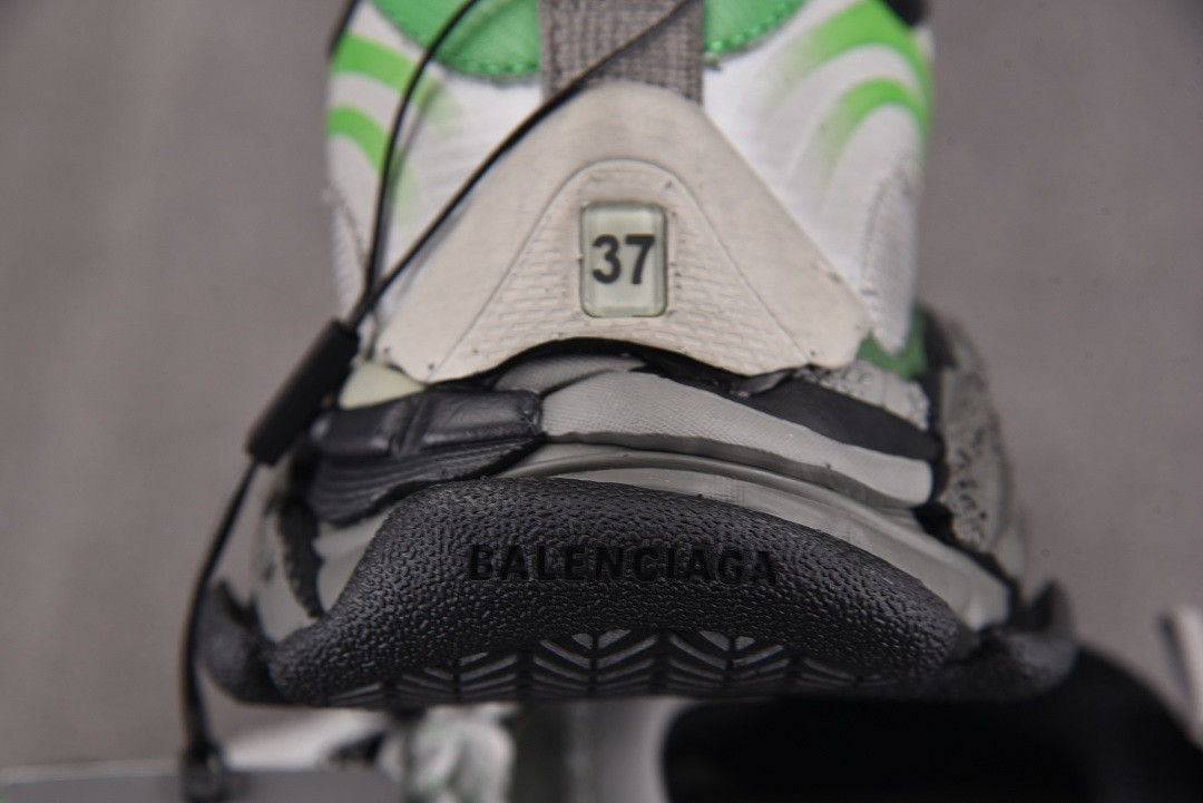 Ba1en*iaga TRIPLE S