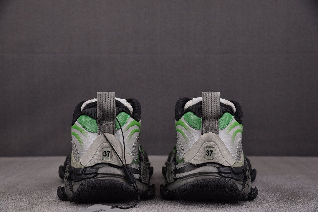 Ba1en*iaga TRIPLE S