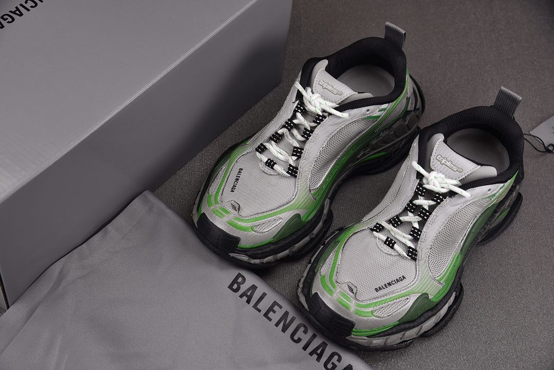 Ba1en*iaga TRIPLE S