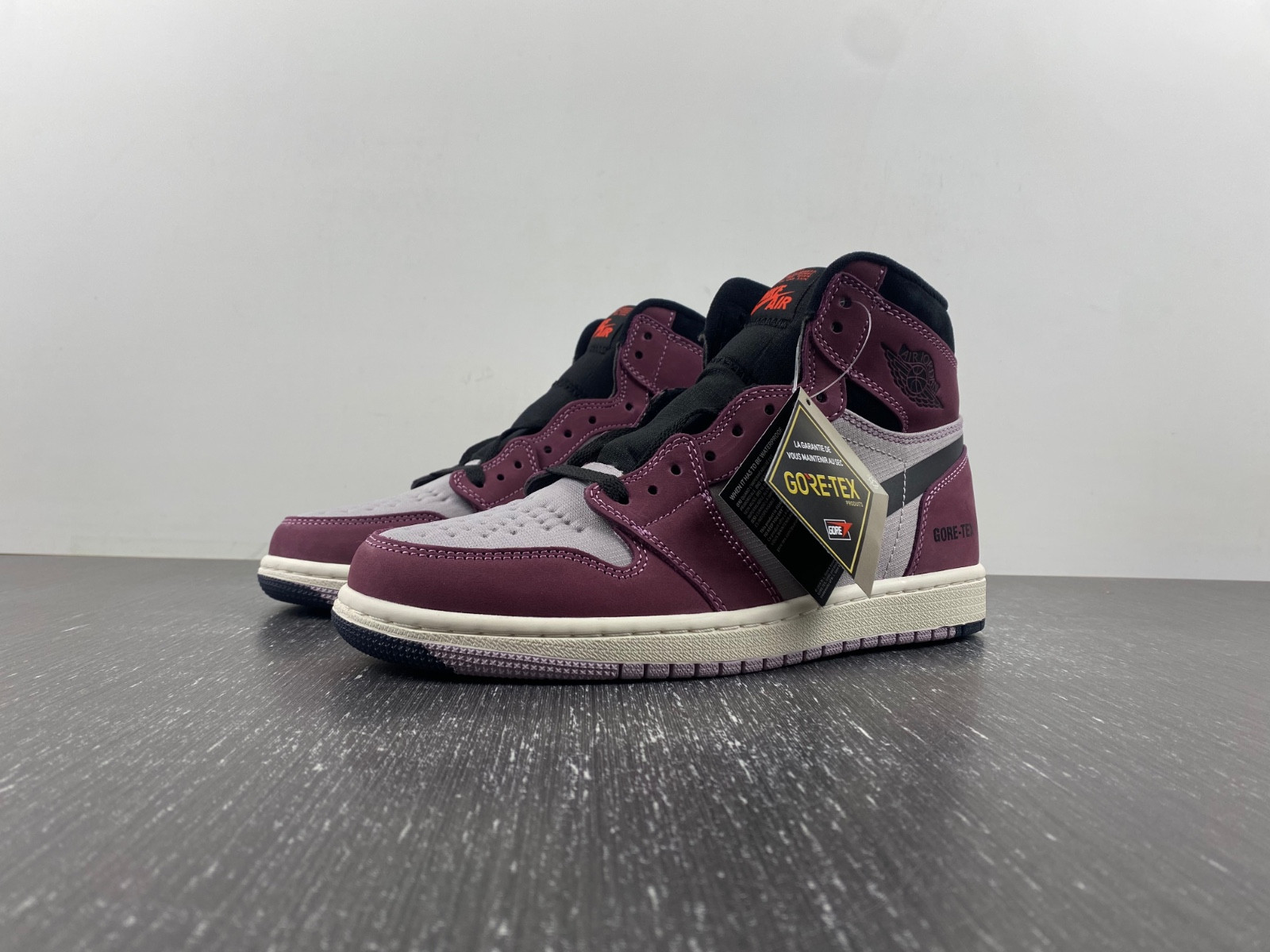 Jordan 1 High Element Gore-Tex Berry - DB2889-500