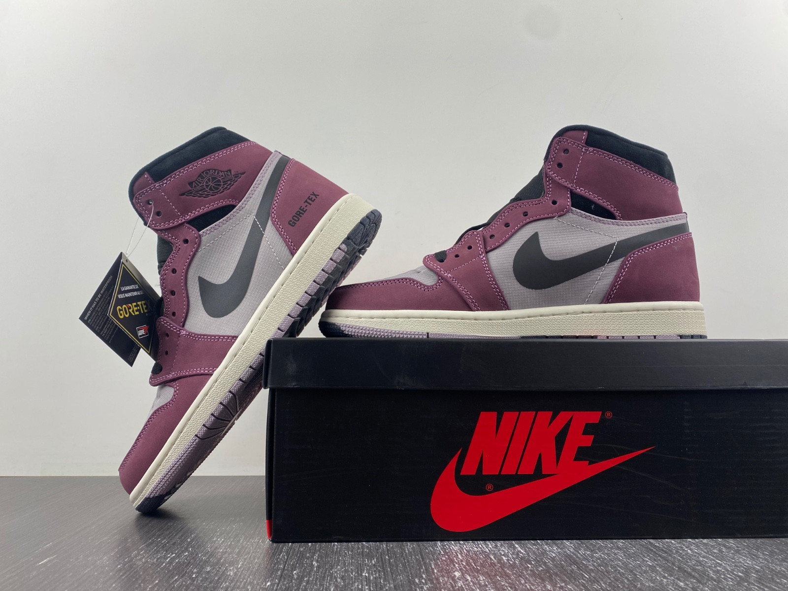 Jordan 1 High Element Gore-Tex Berry - DB2889-500