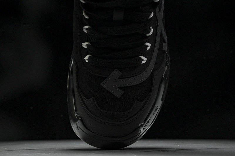 OW C/O ODSY-1000 SPORTS SHOES
