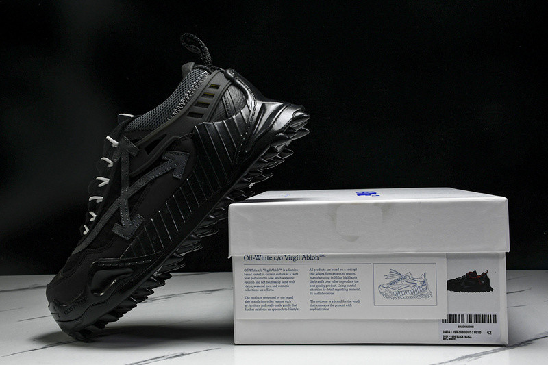 OW C/O ODSY-1000 SPORTS SHOES