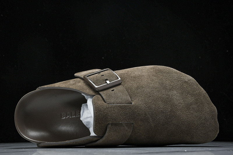 Ba*len*cia*ga Ba*len*cia*ga brown ‘sunday’ suede slides