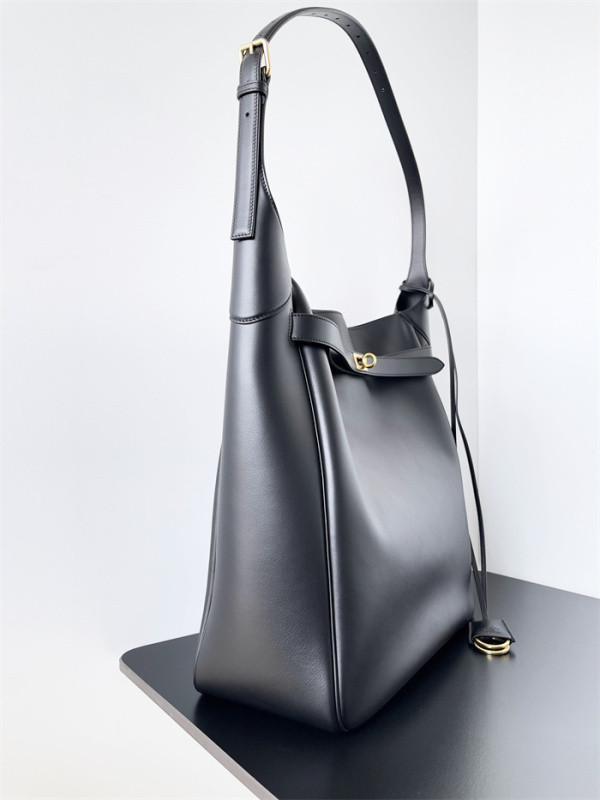 Ba1en*iaga bel air large hobo bag