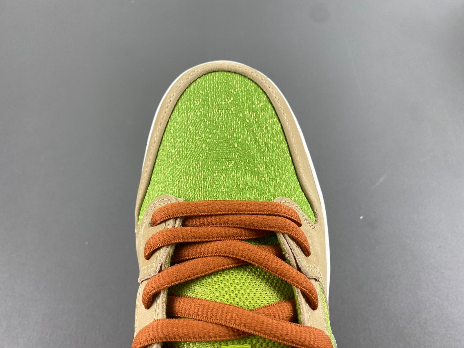 Nike SB Dunk Low "Escargot" FQ7585-200