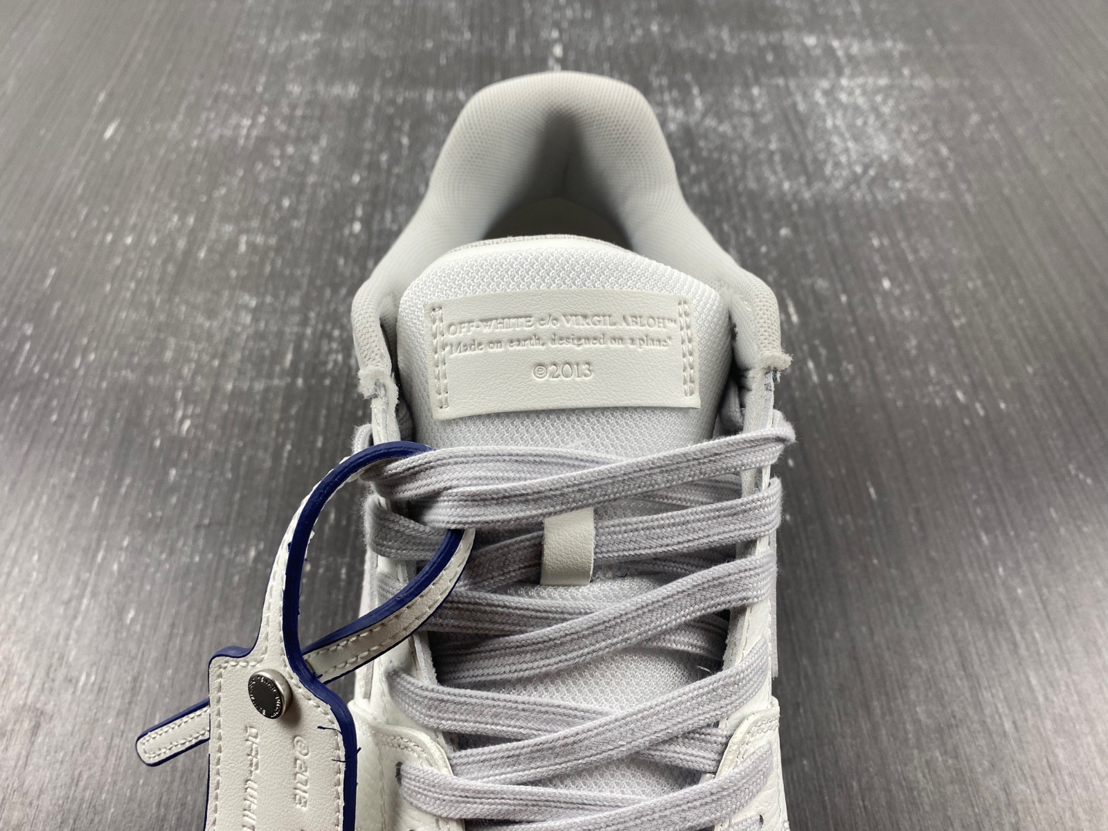 Off-White c/o Virgil Abloh