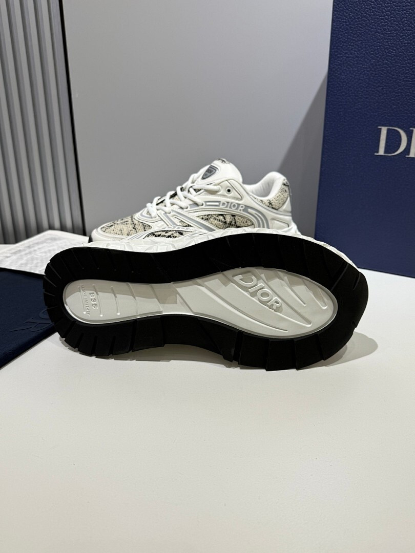 DR B35 NXXT sneaker