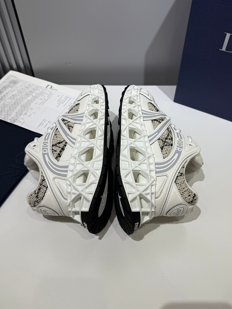 DR B35 NXXT sneaker