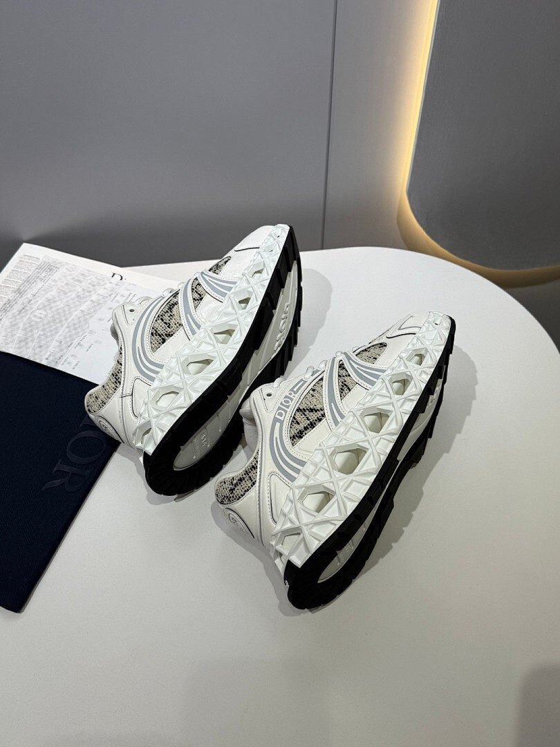 DR B35 NXXT sneaker
