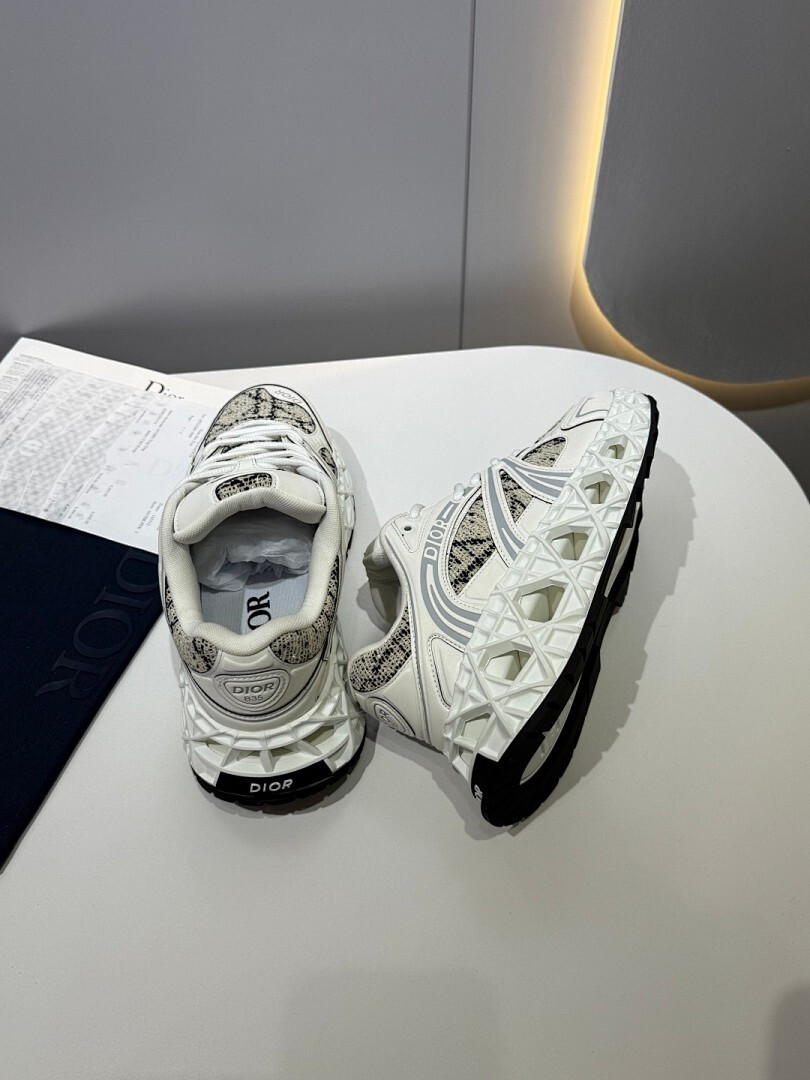 DR B35 NXXT sneaker