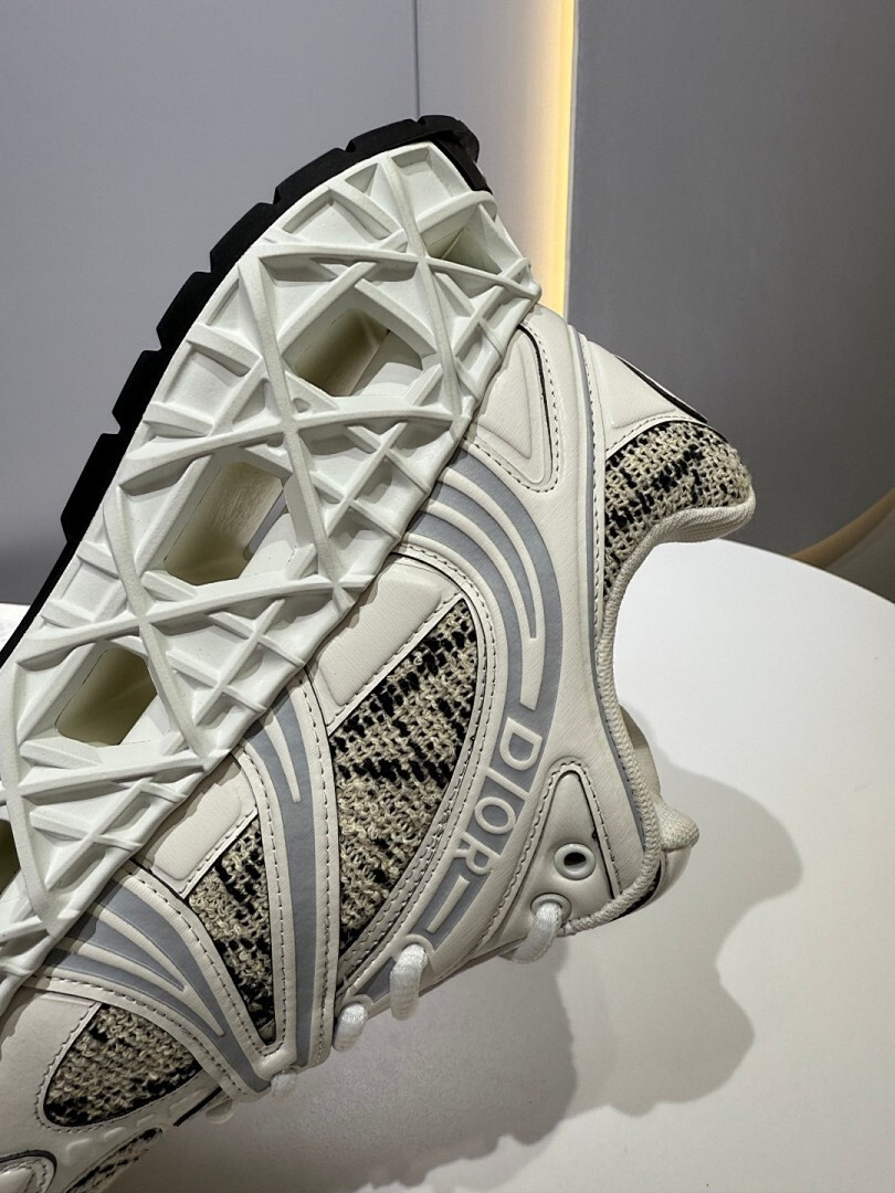 DR B35 NXXT sneaker