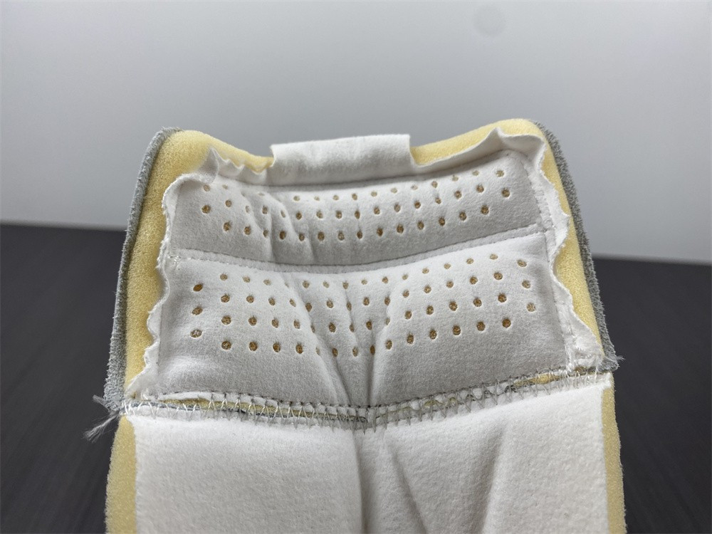 Jordan 1 High Zoom Air CMFT Olive Aura CT0979-102