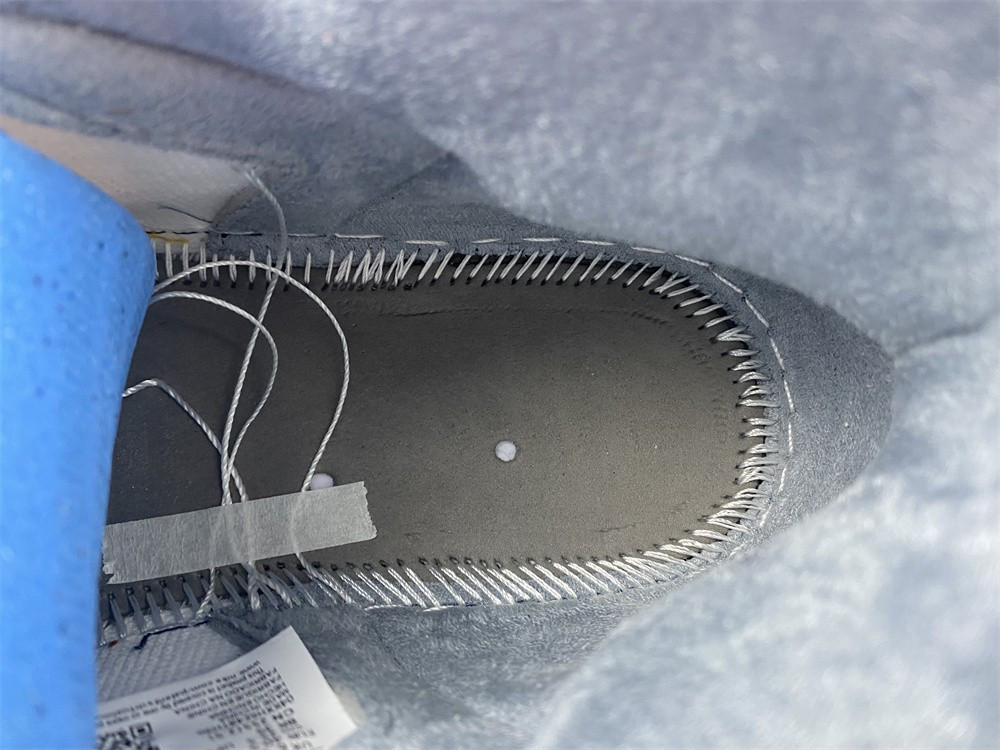 Air Jordan 1 High OG “Stealth” 555088-037