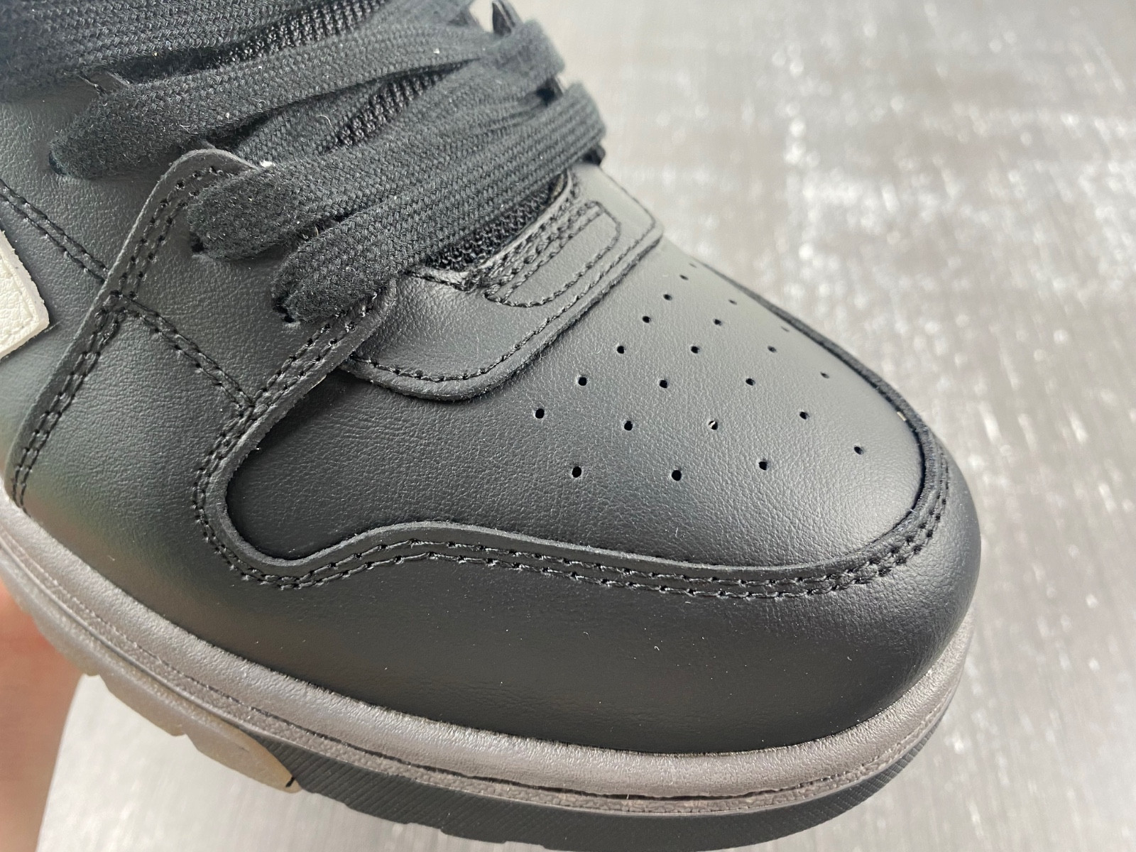 Off-White c/o Virgil Abloh