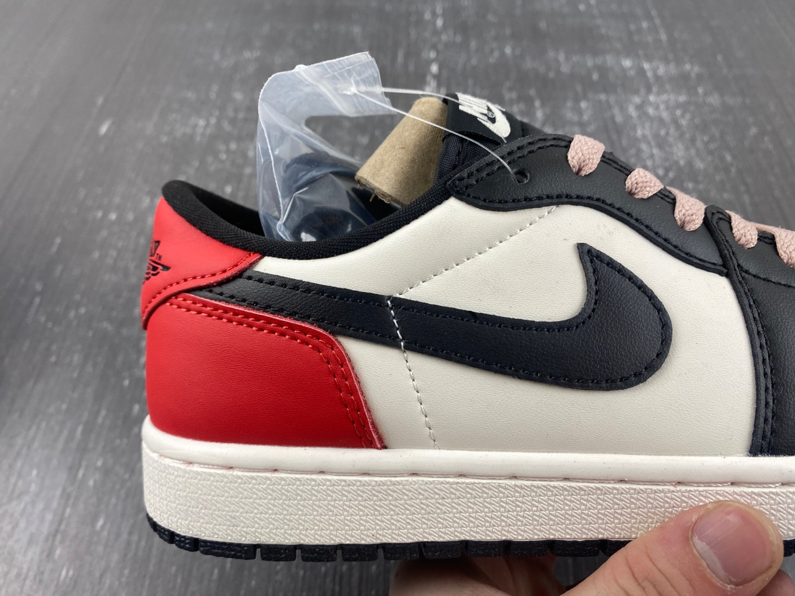 Paris Saint-Germain x Air Jordan 1 Low OG | HF8828-100