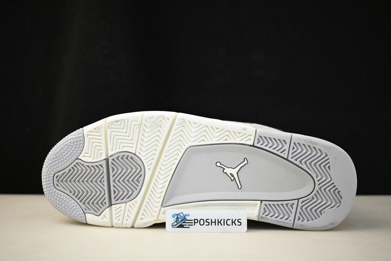 Air Jordan 4 Frozen Moments AQ9129-001