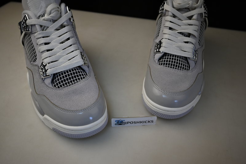 Air Jordan 4 Frozen Moments AQ9129-001